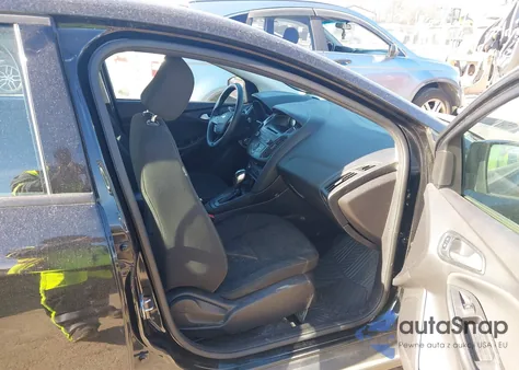 2015 Ford Focus Se z USA, uszkodzony, nr VIN 1FADP3K22FL201604